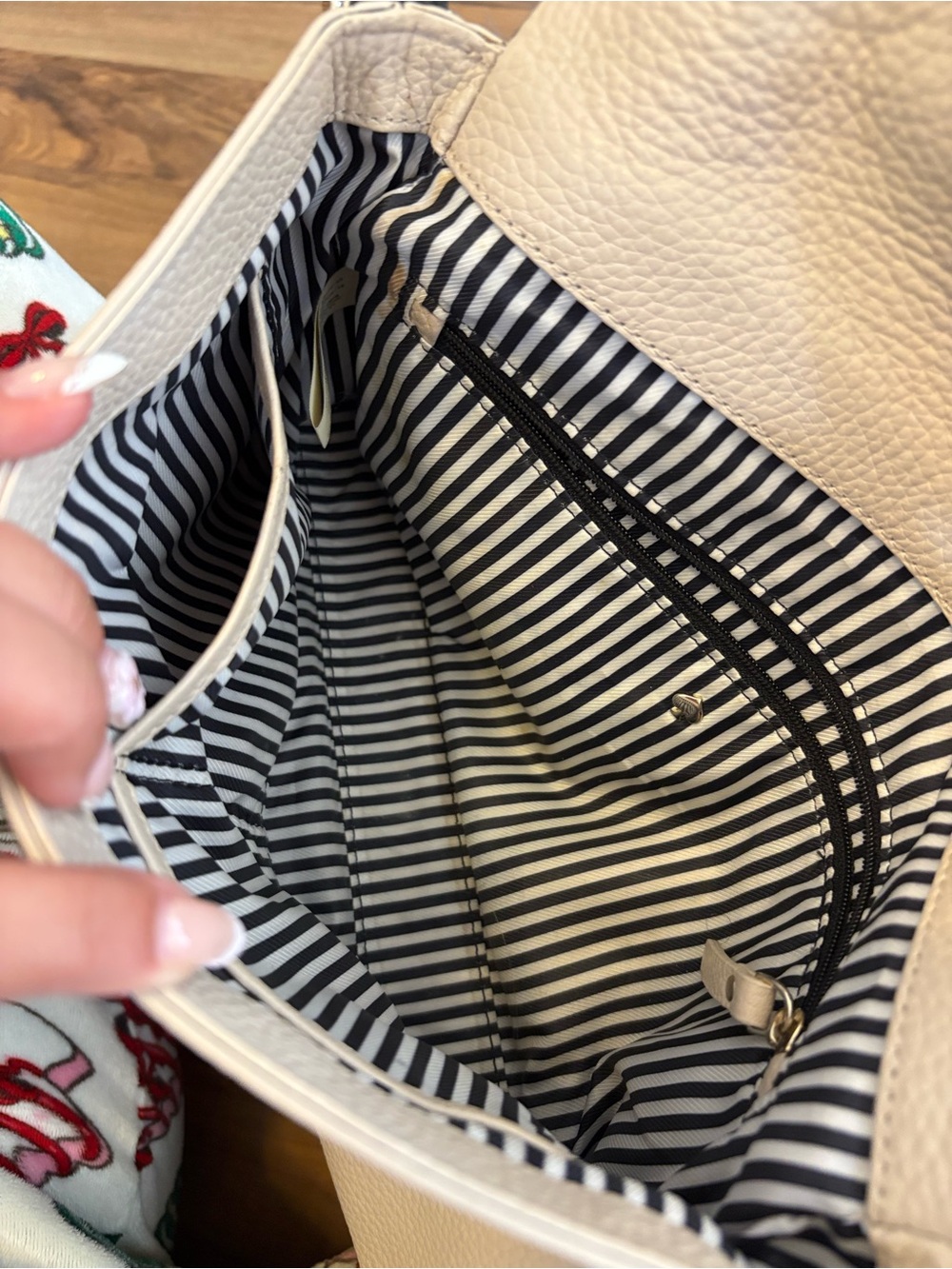Kate Spade Street Harlyn Pebbled Leather Bag - Picture 7 of 9